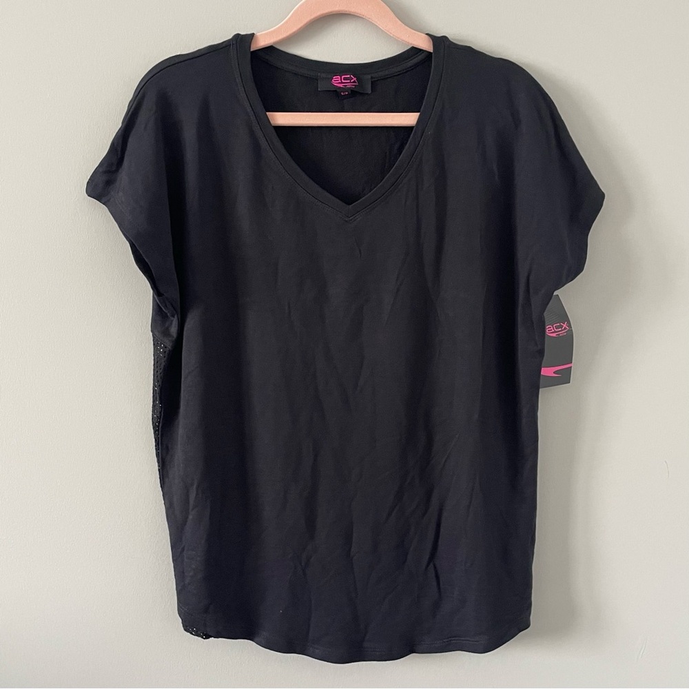 Mesh-Back Athletic T-Shirt - V-neck - Loose Fit - Black - NWT